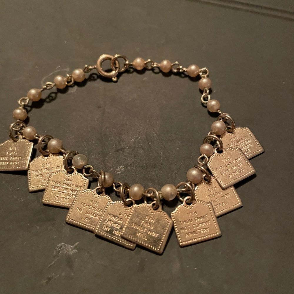 Christian 10 Commandments Charm Silver tone and Pearl bracelet. Adjustable. VCG